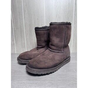 UGG Australia Women's Classic Short Boots Size US 9 Brown Suede Sheepskin Lined